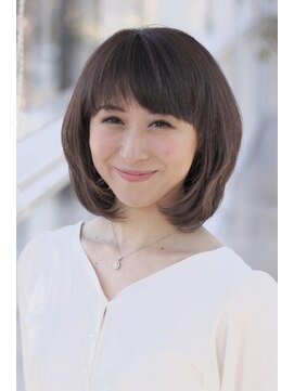 ミスエッセンス(MISS ESSENCE) 大人の菱形ボブで小顔を狙え/ミスエッセンス竹下