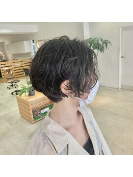 ホヌア(hoNua.) 【hoNua.】work  style × ショートパーマ