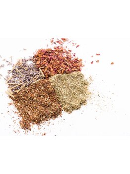 ≪食べられるかんぽうカラー≫支持率No.1！ダメージレスで髪に優しいカラーで、ツヤ感のある仕上がりに♪