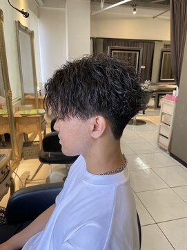 アイズ 海老名(AIZU) ツイストスパイラルパーマ　メンズパーマ　海老名　眉毛カット