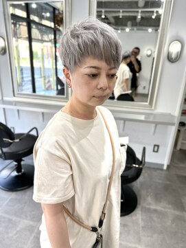 ホリー(HOLLY) アシンメトリーショート