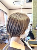 ショートボブ