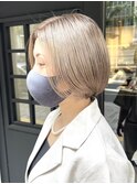 ブロンドベージュ/刈り上げショート/くすみベージュ