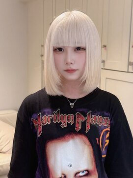 ベレーザ 渋谷(BELEZA) 14953ブリーチ＆ダブルカラー切りっぱなしホワイトブロンドボブ