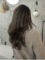 リンダ ルーナ(LINDA Luna)&nbsp;グレーベージュ/ハイライト/レイヤースタイル/秋冬カラー