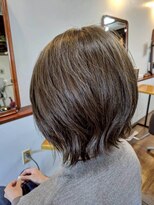 ヘアメイクボッカ(hair make Bokka)&nbsp;外ハネショートボブ×オリーブベージュ
