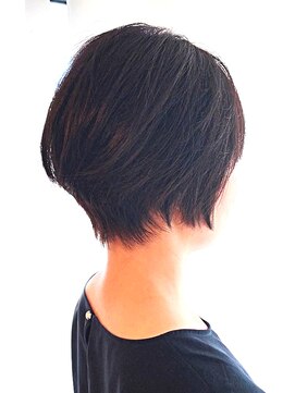 レウナ 外苑前(Reuna) 【30代40代50代】カットで決まる大人可愛いひし形ショート