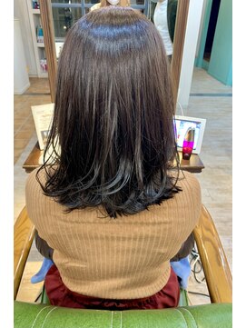 マリアバイアフロート(Maria by AFLOAT) 【重山】濡れ髪くすみブルーオリーブカラーレイヤーミディアム