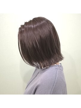 リリス(l'iris) ラベンダーグレージュ×レイヤーボブミディアムレイヤーカット