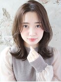 ヌーディベージュカラー×センター分けくびれヘア【京佳】