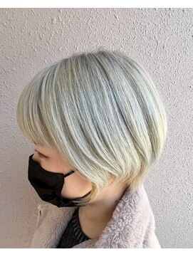 ネジヘアライフ(Nezi Hair Life) ホワイト系ハイトーン