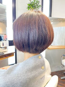アトリエアルシュ(atelier ARCHE) 襟元スッキリ丸いシルエットショートボブ,小顔,後頭部ボリューム