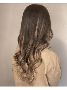 フツーロ 栄(FUTURO) プルエクステ