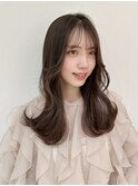 ロングレイヤーくびれヘアブリーチなしベージュ顔まわりカット