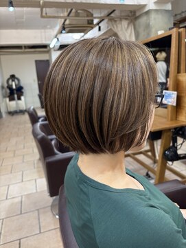 ネオリーブクレア 綱島店(Neolive Krea) 大人ショート/白髪ぼかし/ショートボブ/30代40代50代ショート