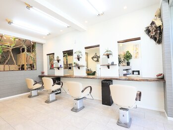 マコ(mako)の写真/大型店が苦手な方にもおすすめ◎4席のみのプライベート空間でゆったりとしたサロンTimeをお過ごし下さい♪