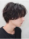 シャドウパーマミディアムウルフメンズマッシュセンターパート