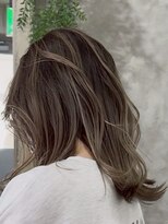 アポロ 横浜駅店(apollo)&nbsp;xバレイヤージュ/ホワイトグレージュ/レイヤーカット