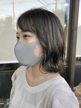 ノア(noa.) ハイライトで作るカーキグレージュ
