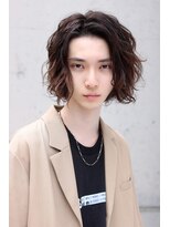 ネイビー(NAVY)&nbsp;メンズカット ミディアム スパイラルパーマ センターパート