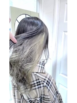 ウーロス(uros.) インナーベージュカラー