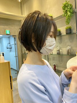 レーヴバイロンド 仙台(Reve by Lond) 大人美人ショート 外ハネボブ ペールベージュ