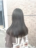 オリーブグレージュ