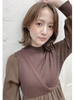 イルウィ(irwi)&nbsp;【大人かわいい】くびれミディアムヘア　シルキーベージュカラー