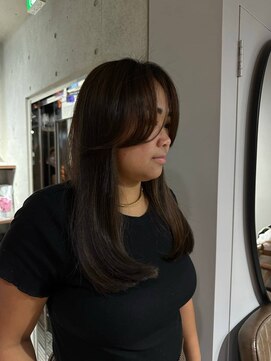 リバレッジ 白金(Leverage) 大人海外ミディアムフェイスレイヤー：Kaede Kotaki