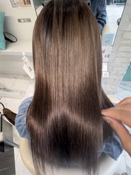 リーホリエ(Lee Horie) 毛先切れまくり毛に髪質改善