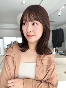 ガーデンヨコハマエスト(GARDEN YOKOHAMA est) オリーブベージュ　鎖骨ミディアム　くびれヘア　レイヤーカット