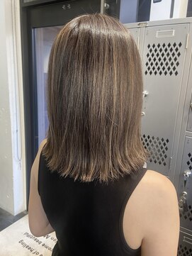 エムプラス 二子玉川(Mplus) ●細めのニュアンスハイライト/グレージュカラー●Mplus鎌田