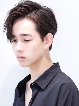 リップス 立川(LIPPS) 色気溢れる前下がりミディ