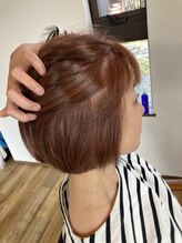 ポラッカ(Polacca)&nbsp;ハイライトと白髪ぼかしでおしゃれにピンクベージュ。