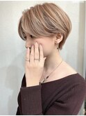 ハンサムショート / 前髪なし / ミルクティーベージュ