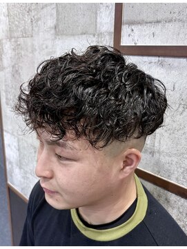 シザーズ(SCISSORS) スペインカール/スキンフェード/バーバー/メンズパーマ