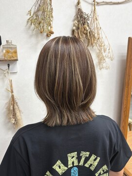 リングバイモアムー(Ring by Moremuu) issy  ハイライトボブ