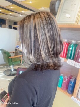 アース オーセンティック 岡山青江店(EARTH Authentic) 白髪ぼかしハイライト