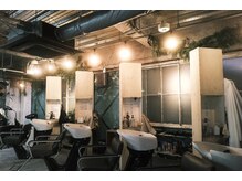 ロジェッタバイスノッブ(ROJETTA by snob)の雰囲気(年数を重ねるほど雰囲気の出る作りにされているシャンプー台)