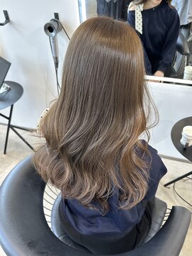 クオン 伊勢崎(QUON.) オリーブベージュ