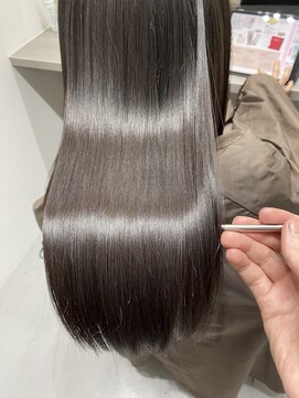 ライア 下北沢(laia) 艶髪【髪質改善 laia 下北沢 美容室 縮毛矯正 マンツーマン】