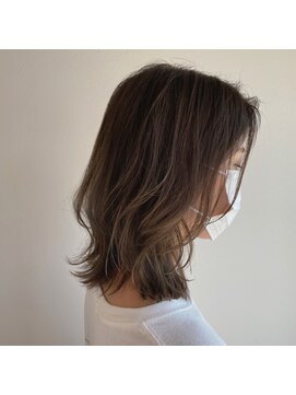 ツイギー 宮西店(TWiGGY) アッシュカラーと切りっぱなしからイメチェン