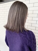リベルテ 岡崎店(Liberte)&nbsp;【ハイトーン艶ラベンダーグレージュ】外ハネスタイル