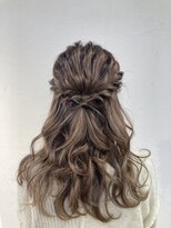 マカリィ 上野御徒町店(Makalii)&nbsp;リボンハーフアップ