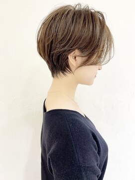 アンド ストーリーズ(&STORIES) 小顔カット/大人可愛い/ショートボブ/ハンサムショート/