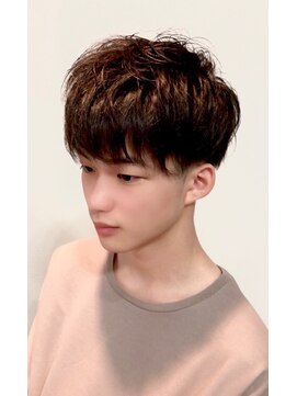 ツミキ(TSUMIKI) ツーブロック刈り上げマッシュ