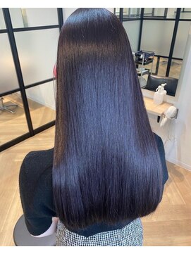 トッカ ヘアアンドトリートメント 難波店 さらさら暗髪ストレート