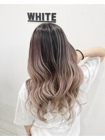 アンダーバーホワイト 西宮店(_WHITE) 薄ピンクバレイヤージュ　デザインカラー