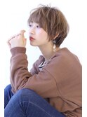 ニュアンスカラーのハンサムショート