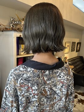 ヘアーデザイン シュシュ(hair design Chou Chou by Yone) ボブ/切りっぱなしボブ/外ハネボブ/オリーブカラー